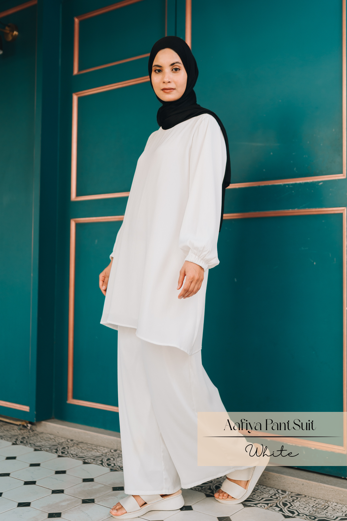 Aafiya Pants Suit: White