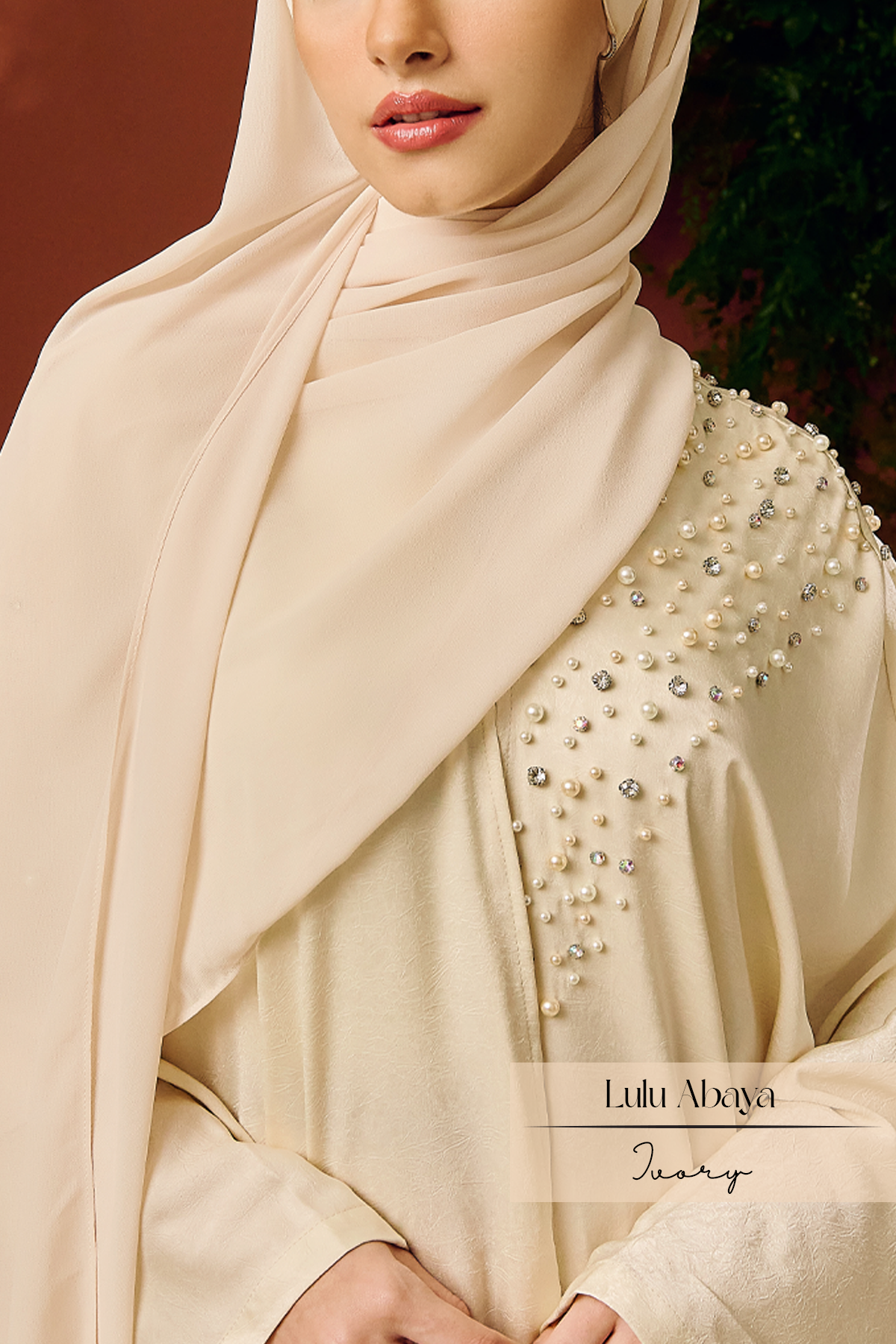 Lulu Abaya: Ivory